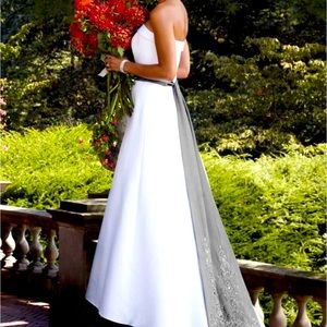 David's Bridal Strapless Satin A-Line Wed Dress